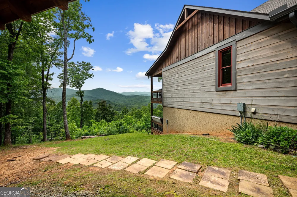 370 High Ridge RD Epworth, GA 30541