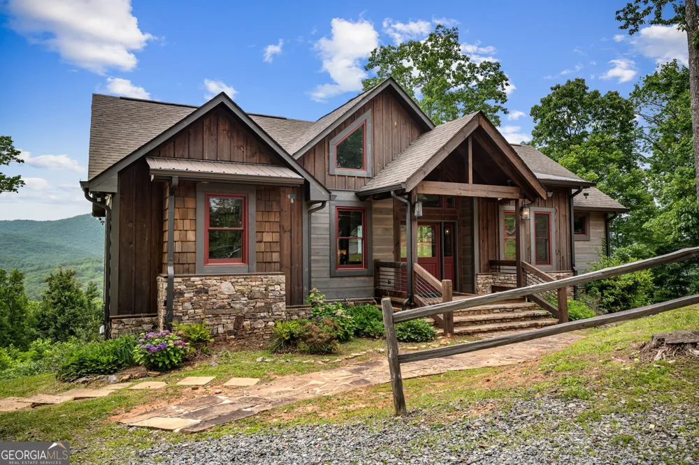 370 High Ridge RD Epworth, GA 30541