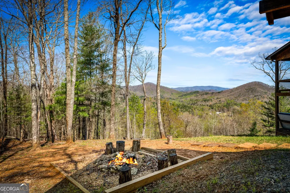 370 High Ridge RD Epworth, GA 30541