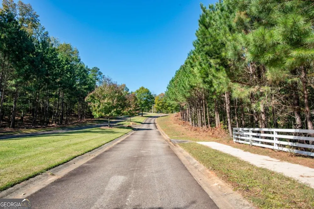 1682 River Bank LN Watkinsville, GA 30677