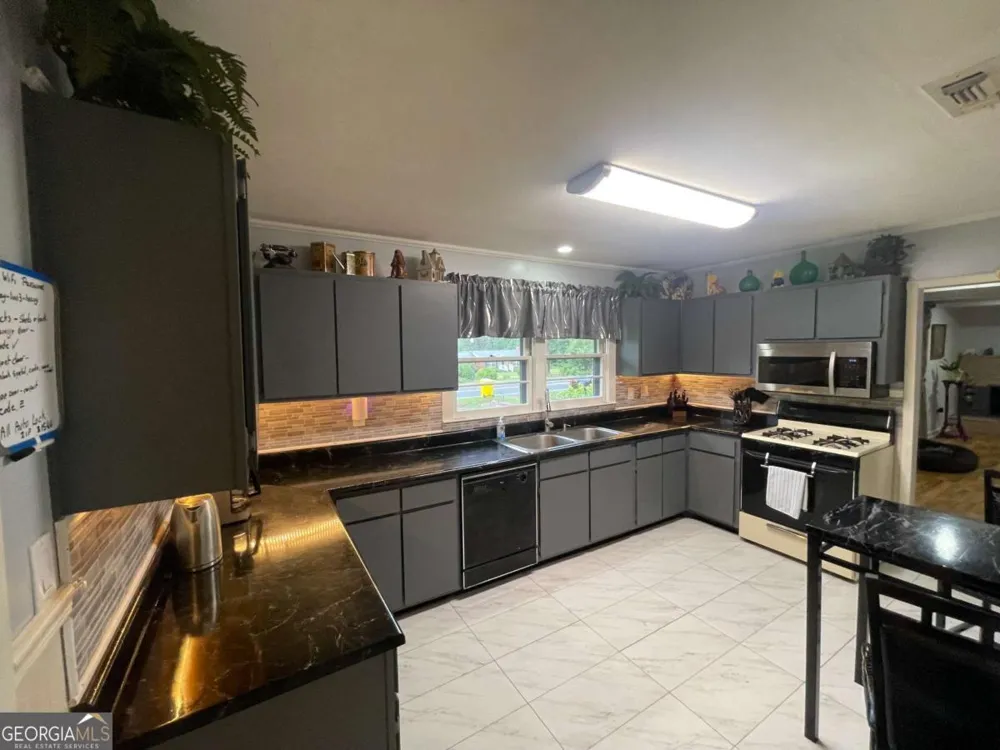 57 E Dogwood DR Jacksonville, GA 31544