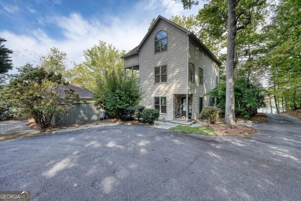 2515 Leisure LN Young Harris, GA 30582