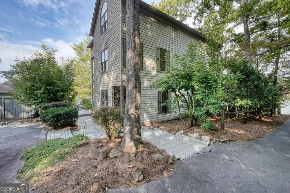 2515 Leisure LN Young Harris, GA 30582