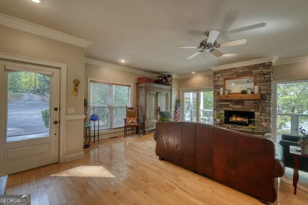 2515 Leisure LN Young Harris, GA 30582