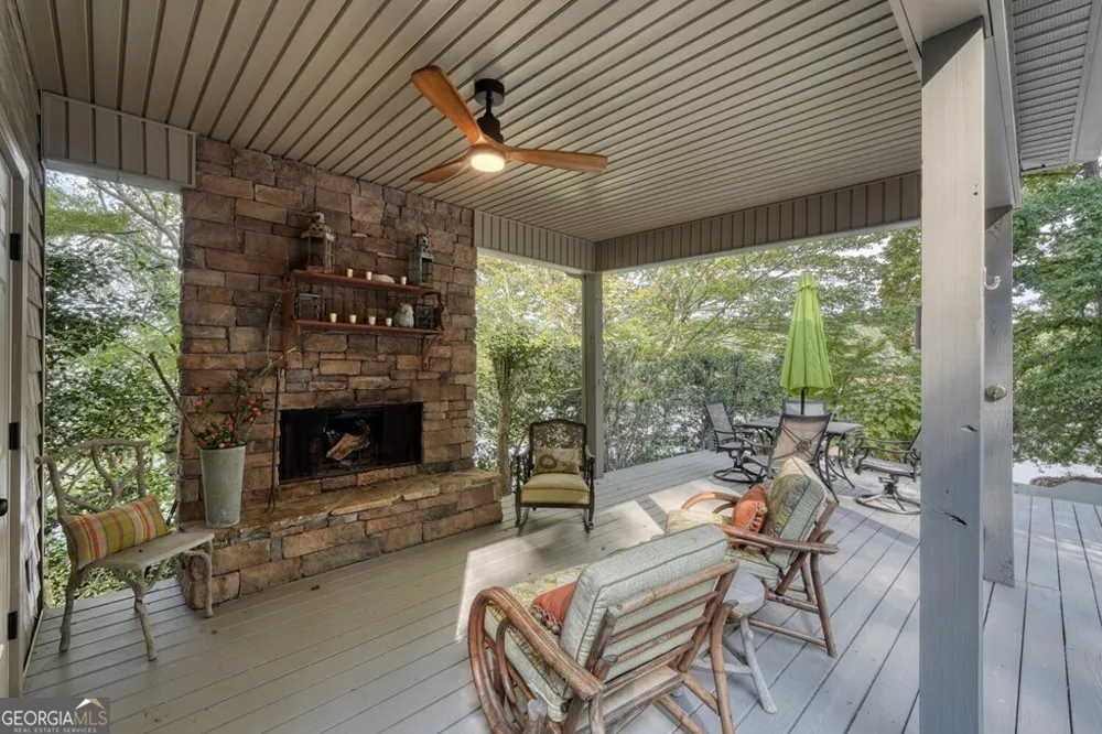 2515 Leisure LN Young Harris, GA 30582