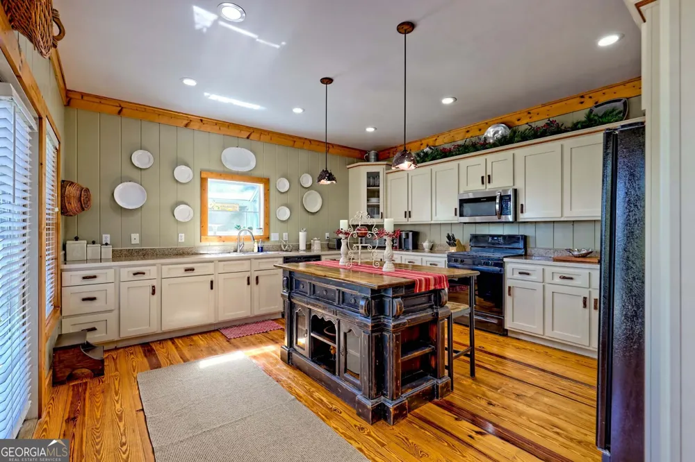 3315 Bald Mountain RD Dillard, GA 30537
