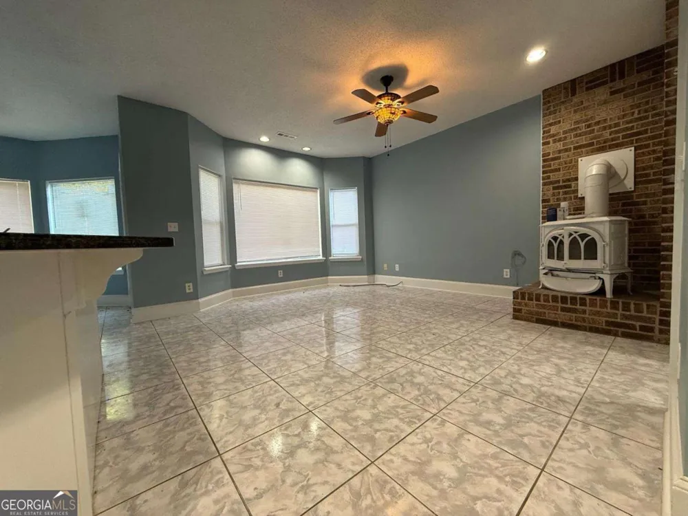 2337 Hollonville RD Brooks, GA 30205