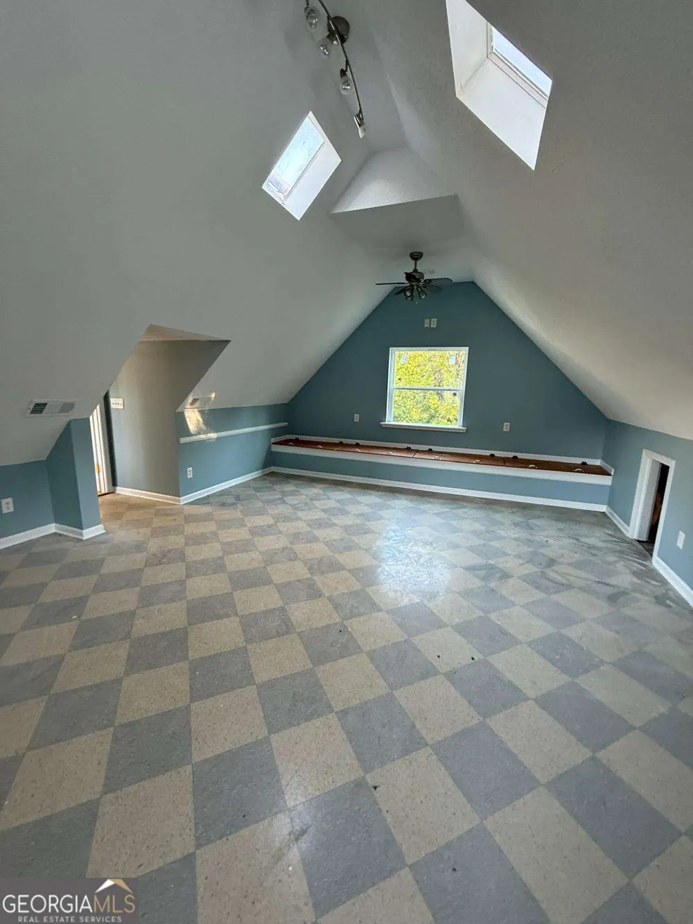2337 Hollonville RD Brooks, GA 30205
