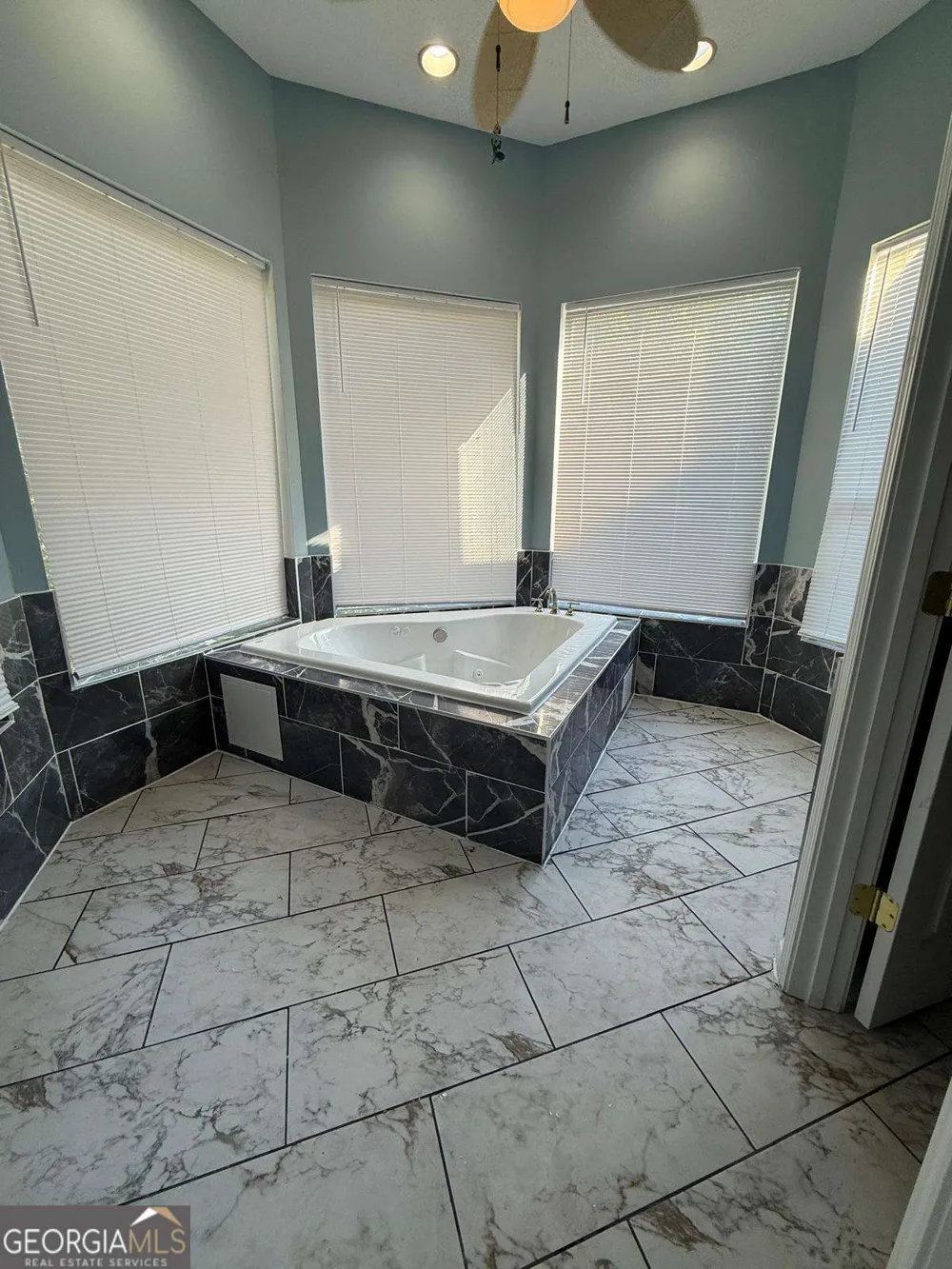 2337 Hollonville RD Brooks, GA 30205