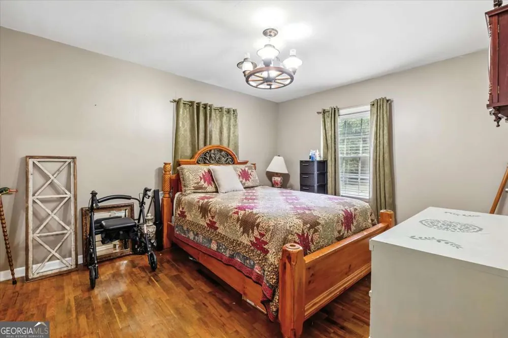 241 Riverbend DR Plainville, GA 30733