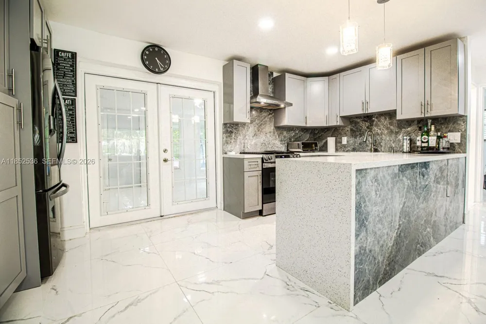 5601 SW 38th St Davie, FL 33314