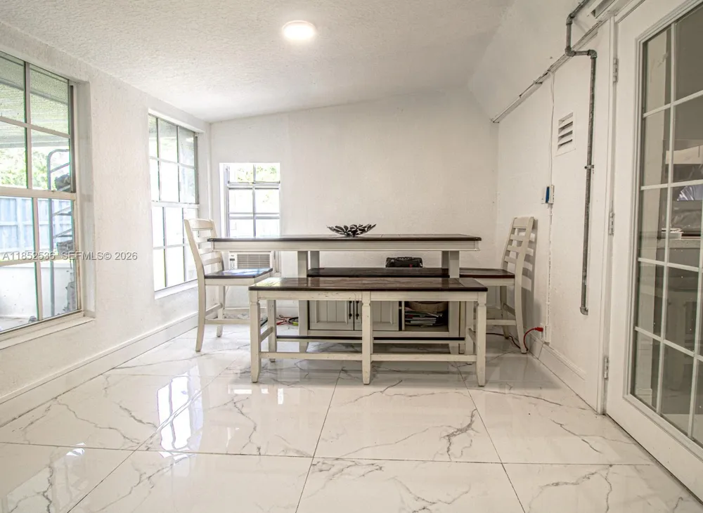 5601 SW 38th St Davie, FL 33314