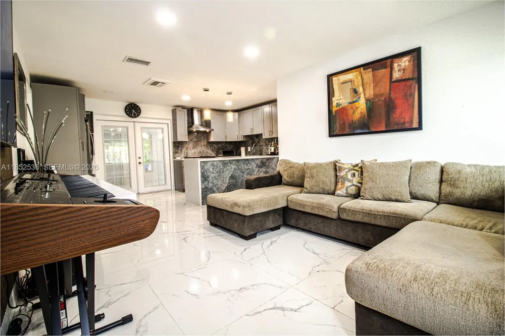 5601 SW 38th St Davie, FL 33314