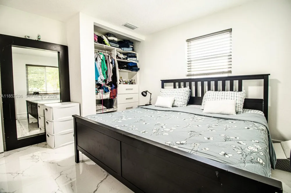 5601 SW 38th St Davie, FL 33314