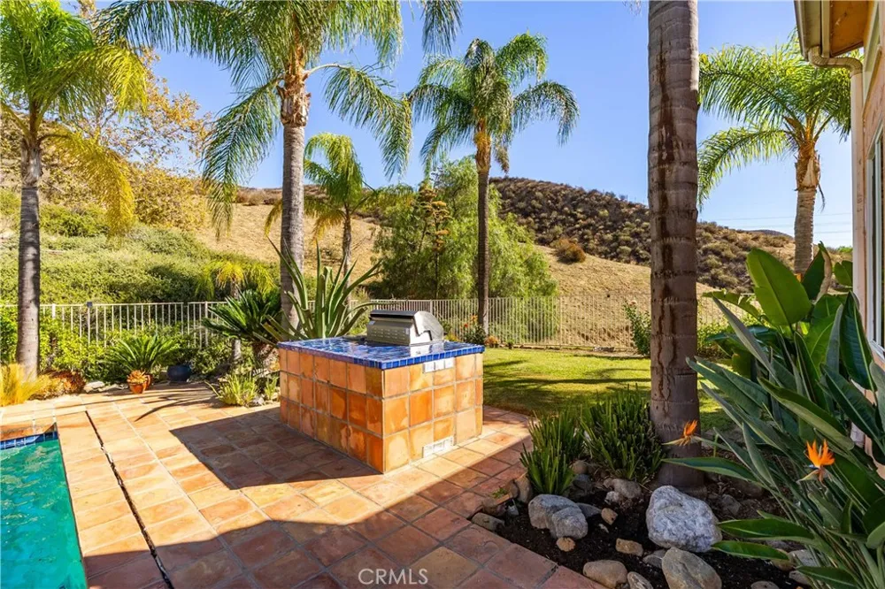 30040 San Francisquito Canyon Saugus, CA 91390