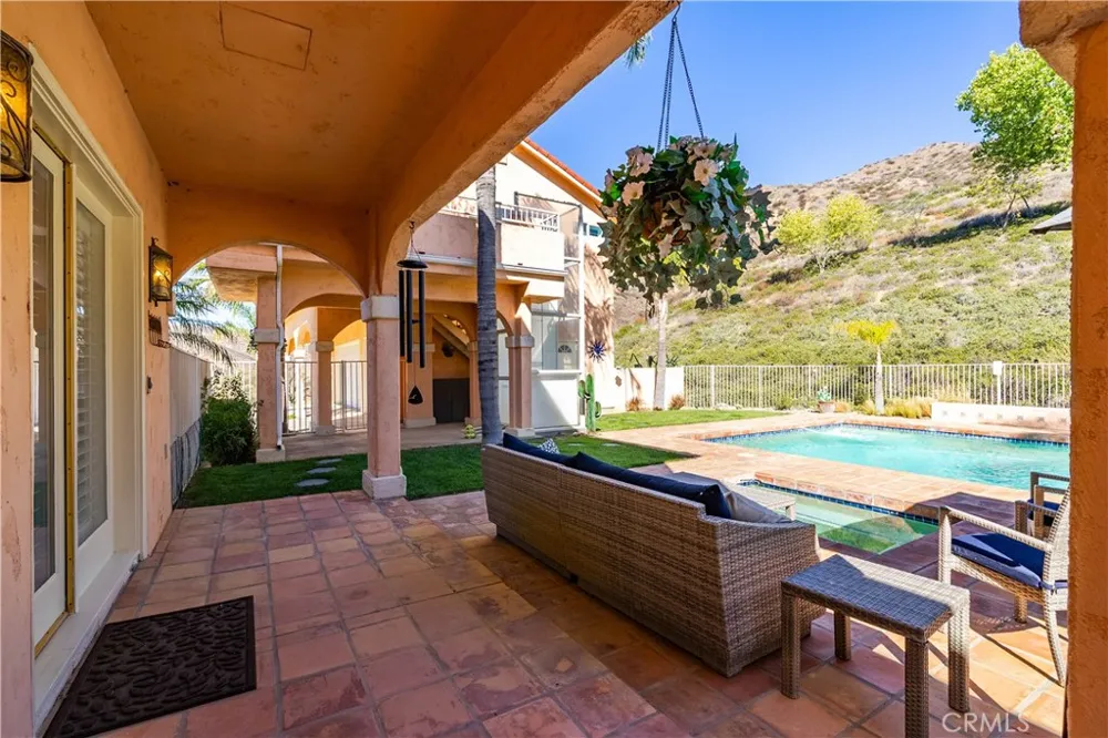 30040 San Francisquito Canyon Saugus, CA 91390