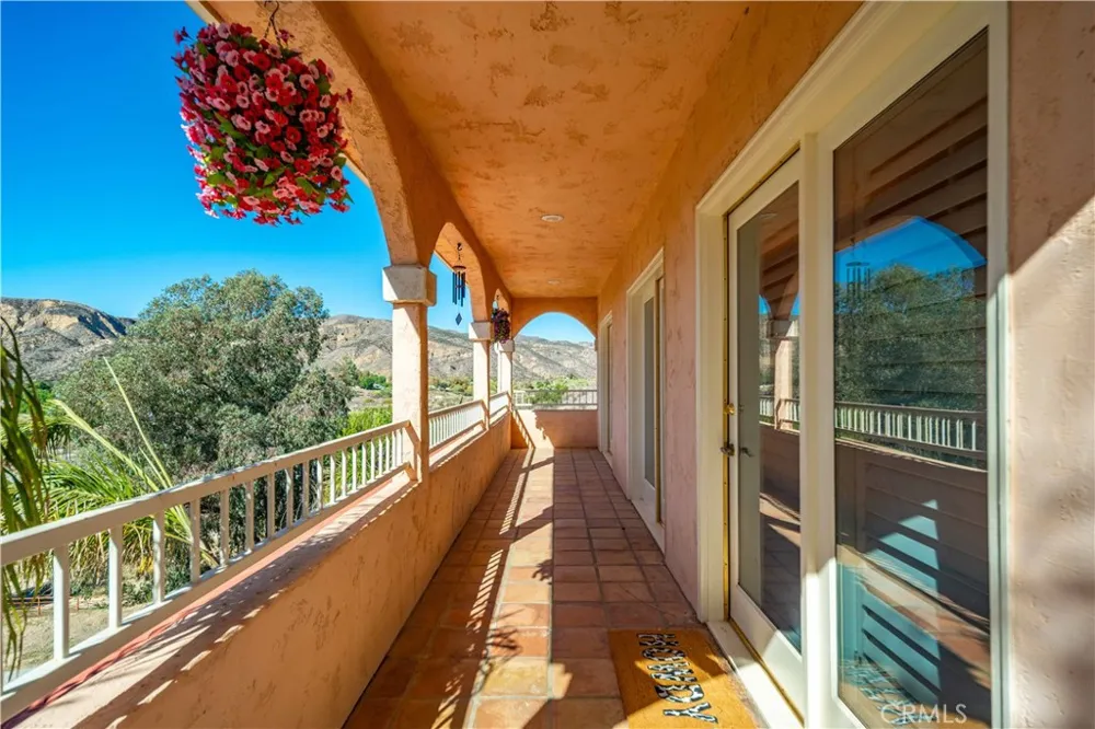 30040 San Francisquito Canyon Saugus, CA 91390