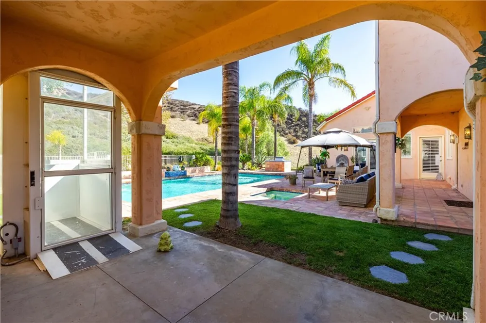 30040 San Francisquito Canyon Saugus, CA 91390