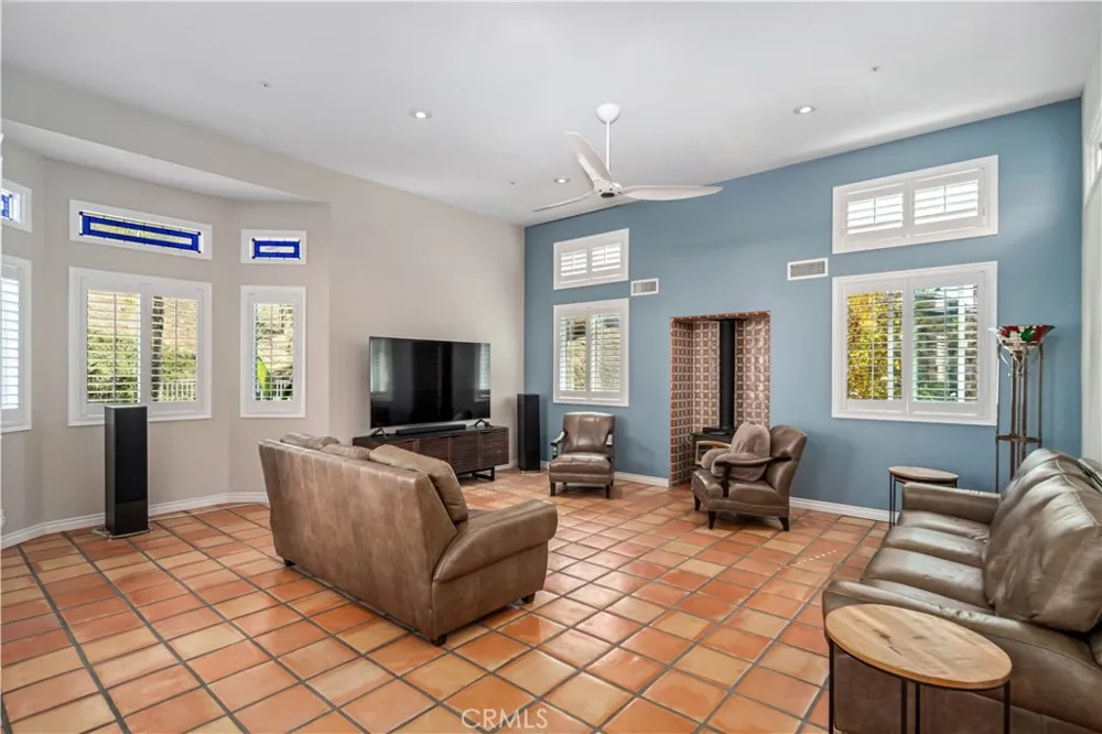 30040 San Francisquito Canyon Saugus, CA 91390