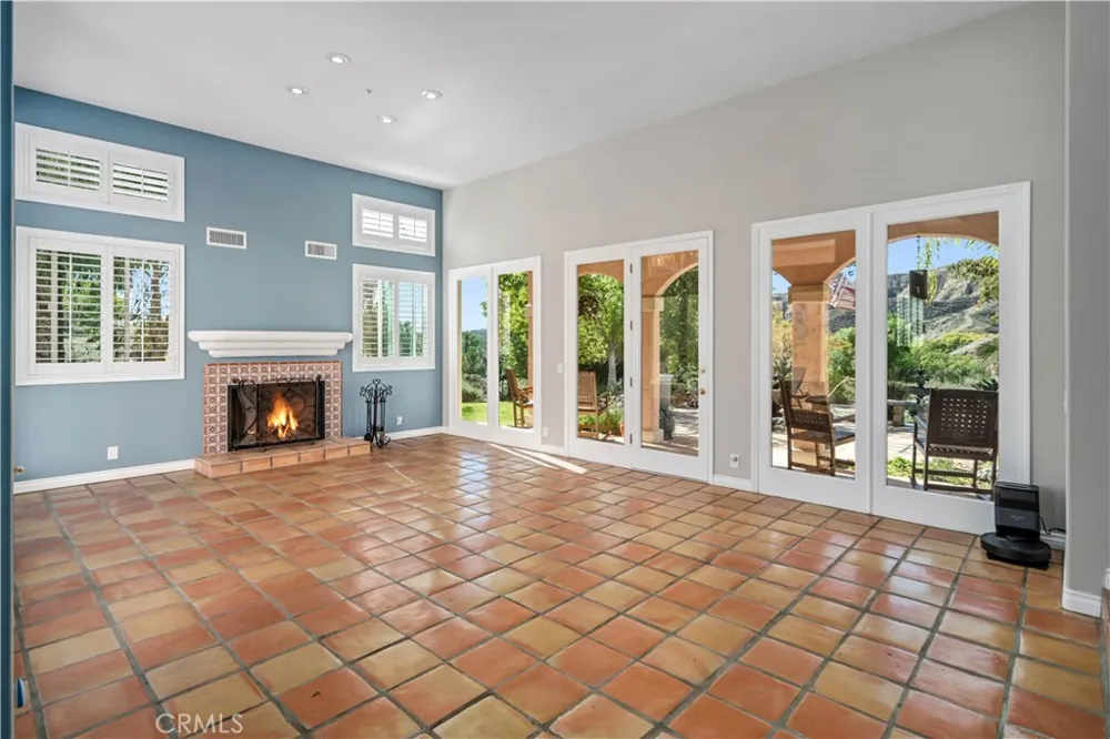 30040 San Francisquito Canyon Saugus, CA 91390