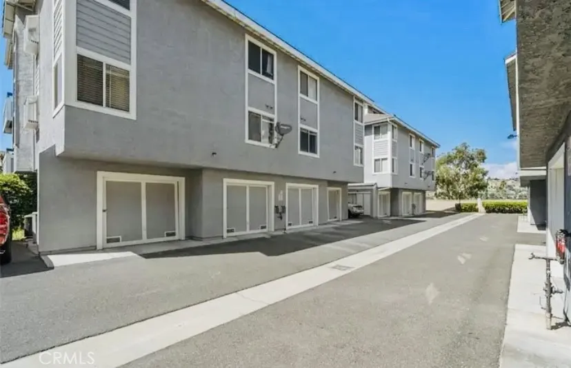 26972 Flo #305 Canyon Country, CA 91351