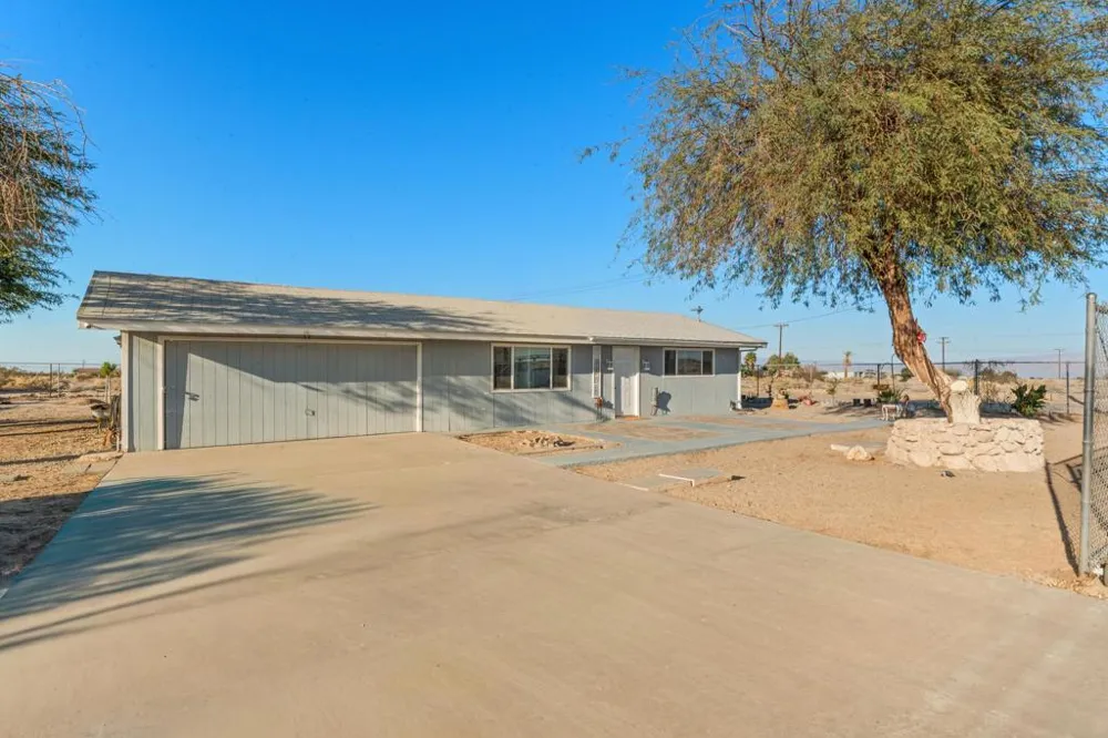 2497 Shore Isle Avenue Thermal, CA 92274