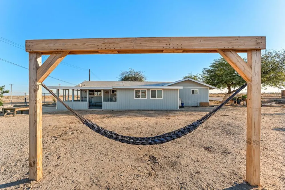 2497 Shore Isle Avenue Thermal, CA 92274