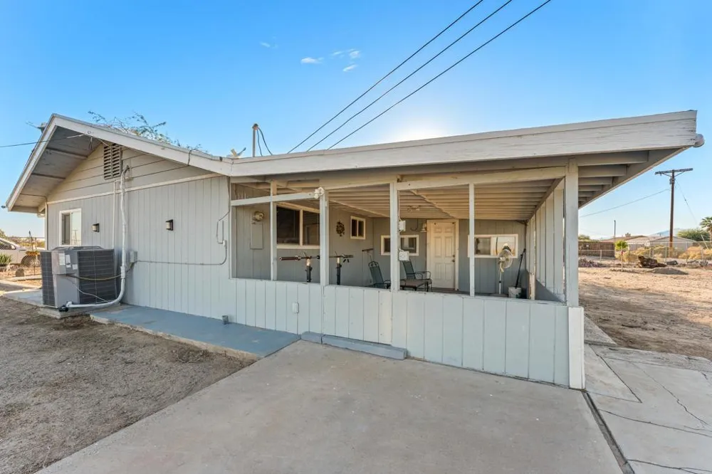 2497 Shore Isle Avenue Thermal, CA 92274