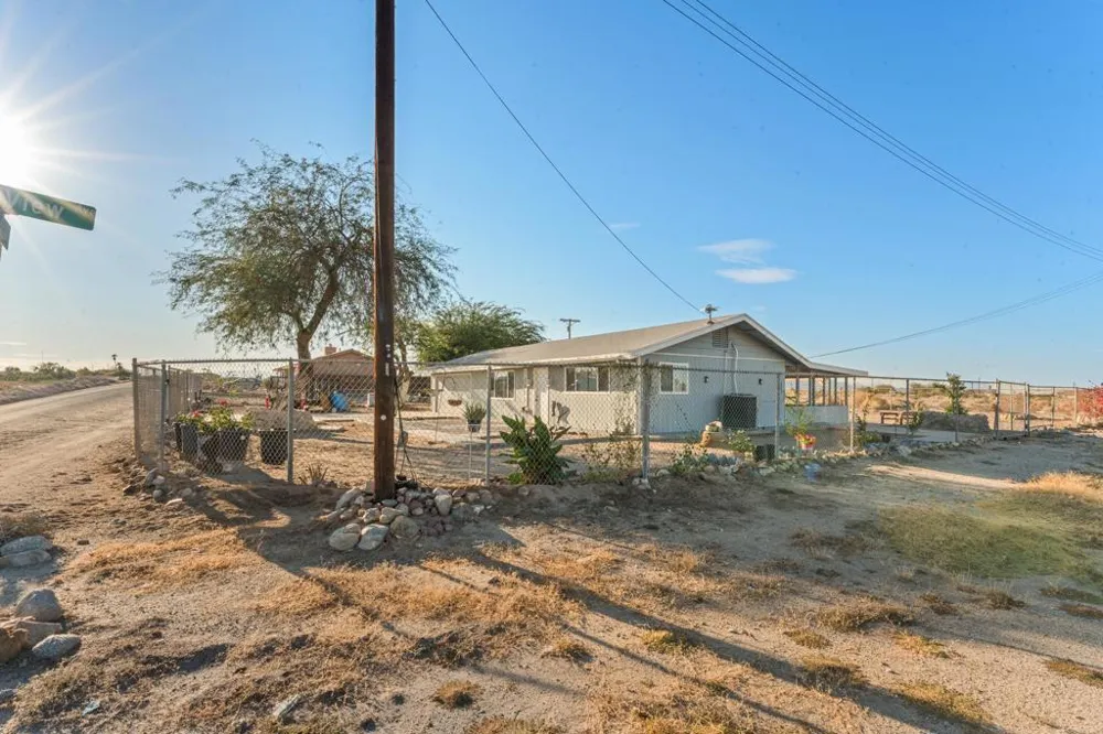 2497 Shore Isle Avenue Thermal, CA 92274