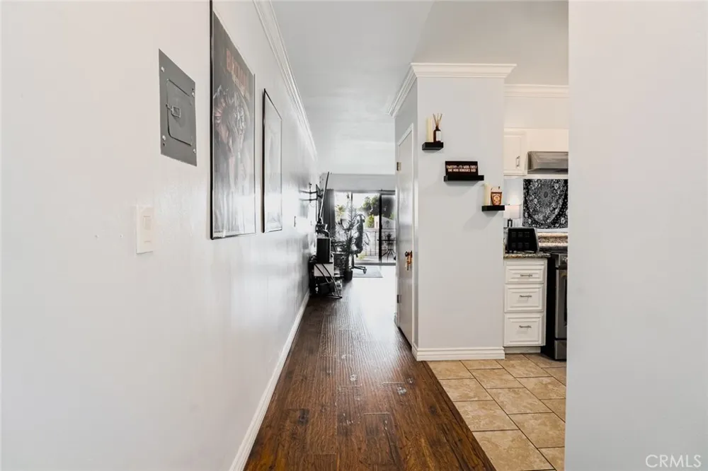15344 Weddington Sherman Oaks, CA 91411