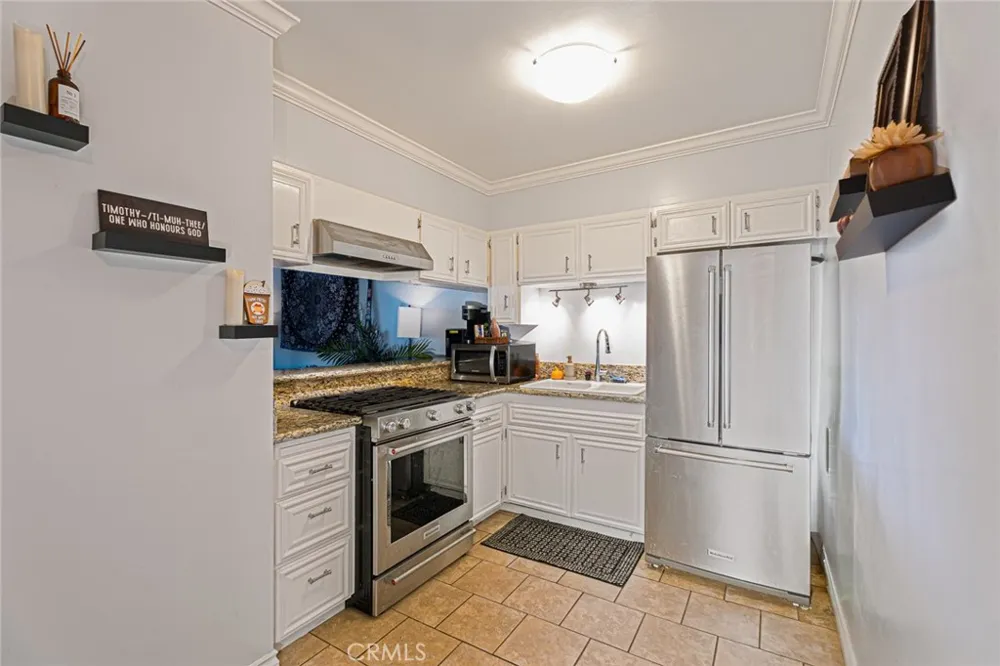 15344 Weddington Sherman Oaks, CA 91411