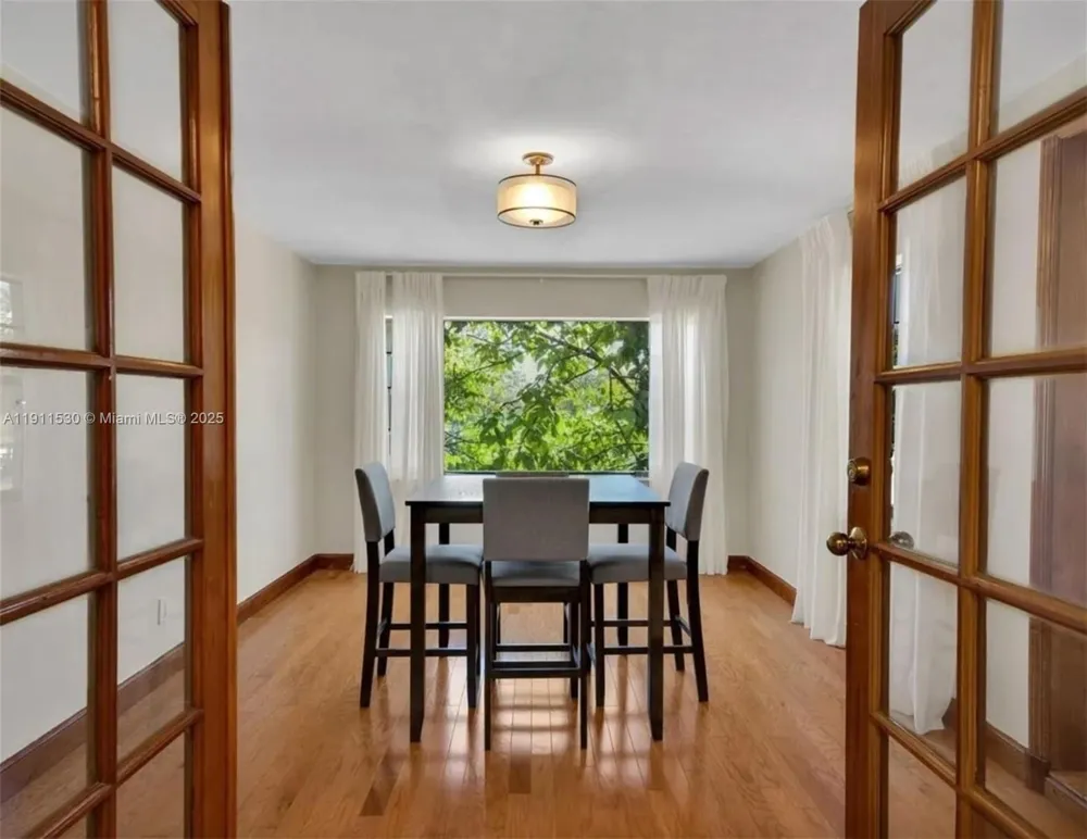 118 E 3rd Ct Miami Beach, FL 33139
