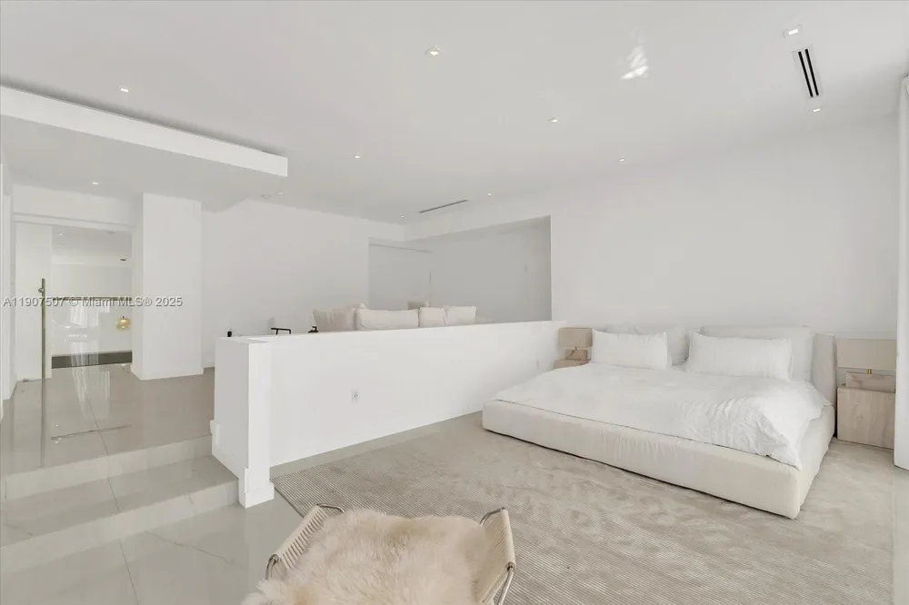7830 Atlantic Way Miami Beach, FL 33141