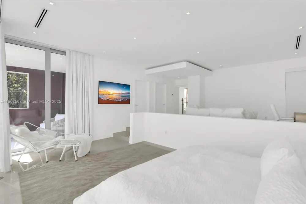 7830 Atlantic Way Miami Beach, FL 33141