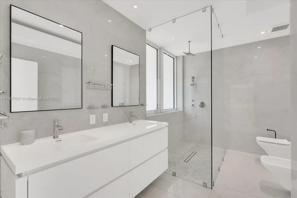 7830 Atlantic Way Miami Beach, FL 33141