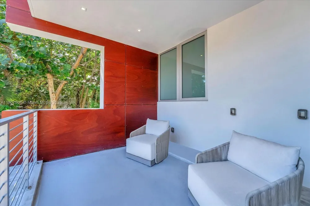 7830 Atlantic Way Miami Beach, FL 33141