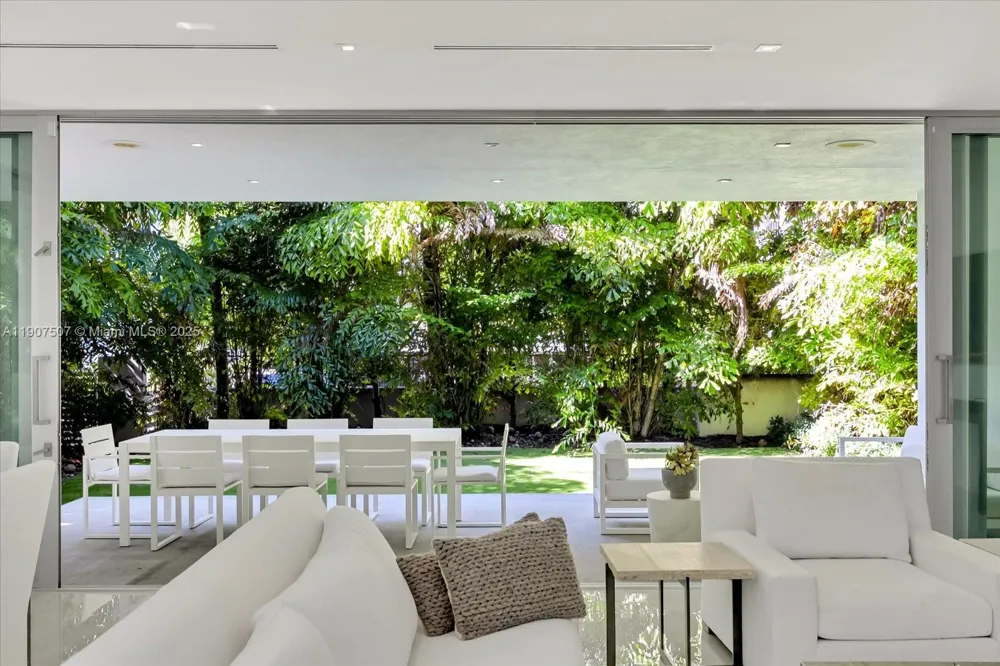 7830 Atlantic Way Miami Beach, FL 33141