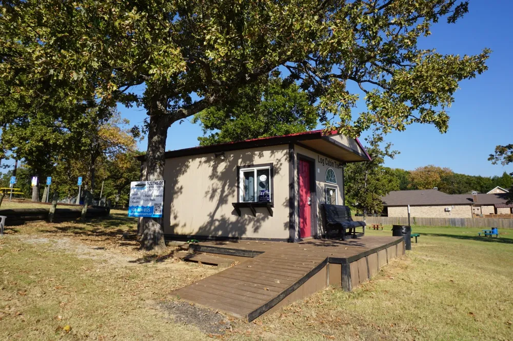 1688 Doc Holiday Dr Log Cabin, TX 75148