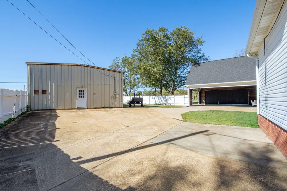 635 PATTERSON RD Savannah, TN 38372