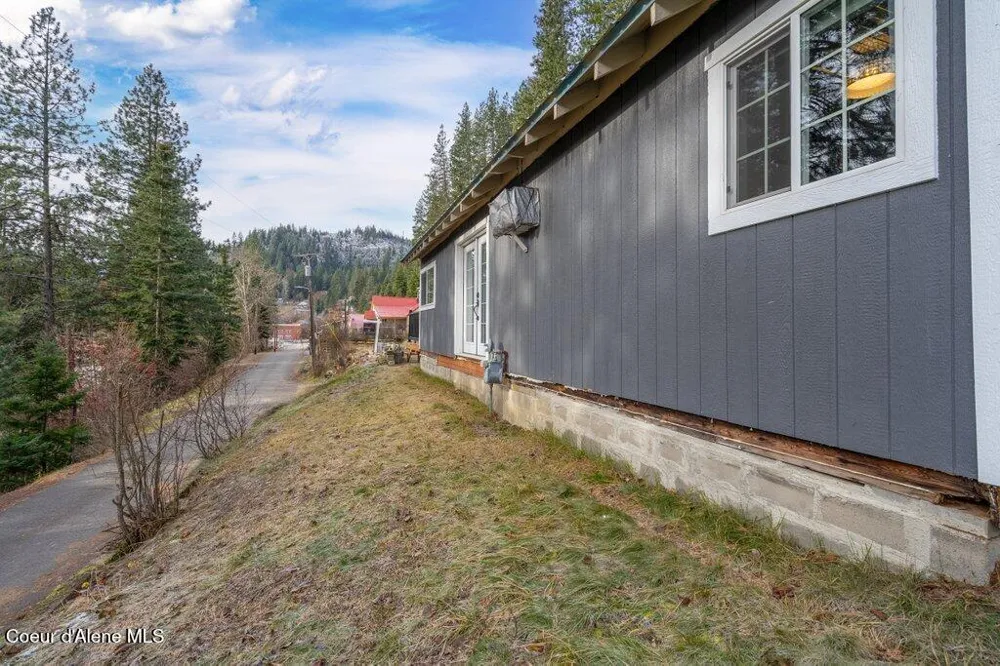 411 Pine Street Mullan, ID 83846