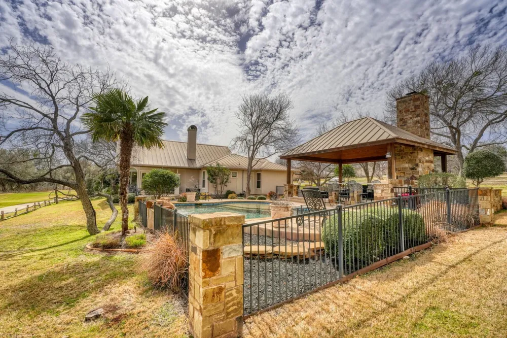 1105 Hi Fault Horseshoe Bay, TX 78657