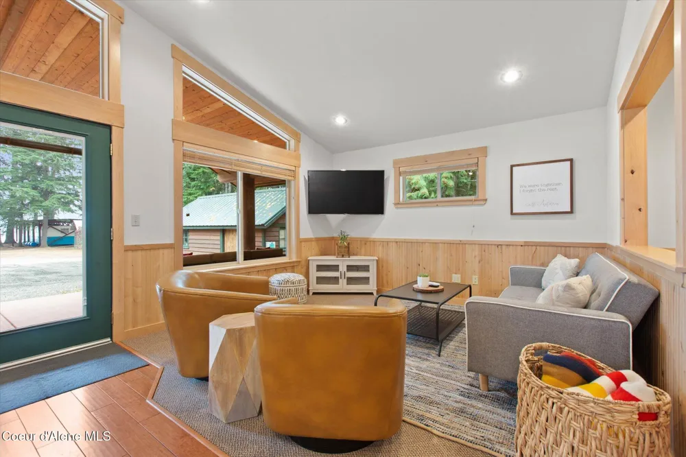 70 S Granite Bay Road Nordman, ID 83848