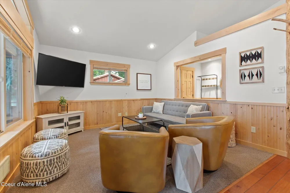 70 S Granite Bay Road Nordman, ID 83848