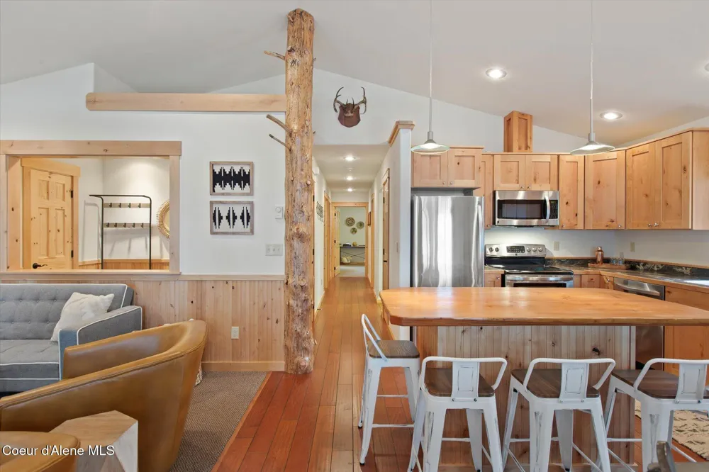 70 S Granite Bay Road Nordman, ID 83848