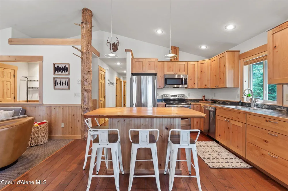 70 S Granite Bay Road Nordman, ID 83848