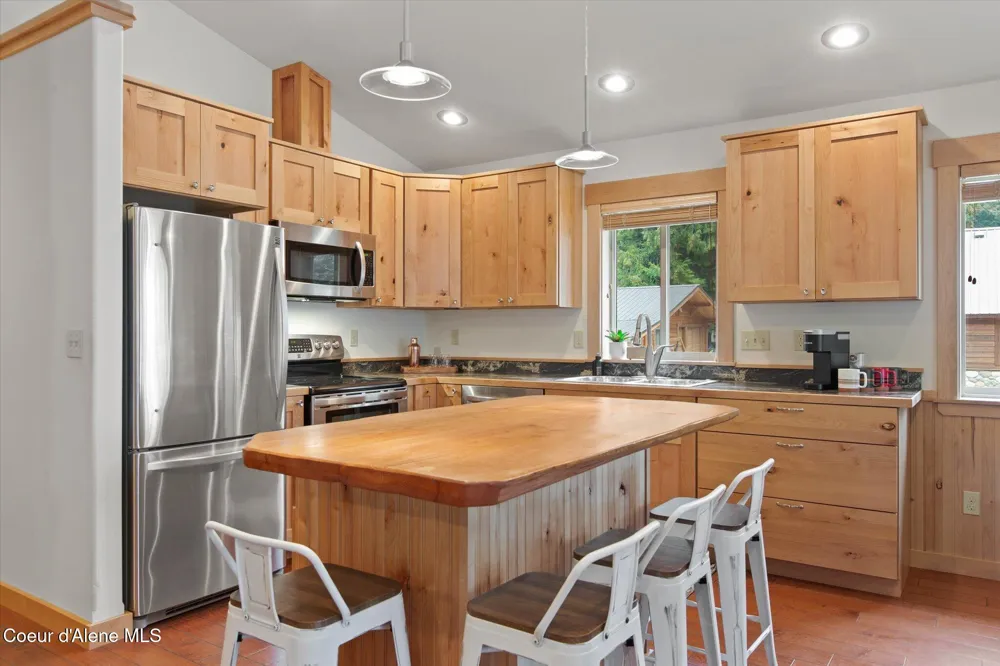 70 S Granite Bay Road Nordman, ID 83848