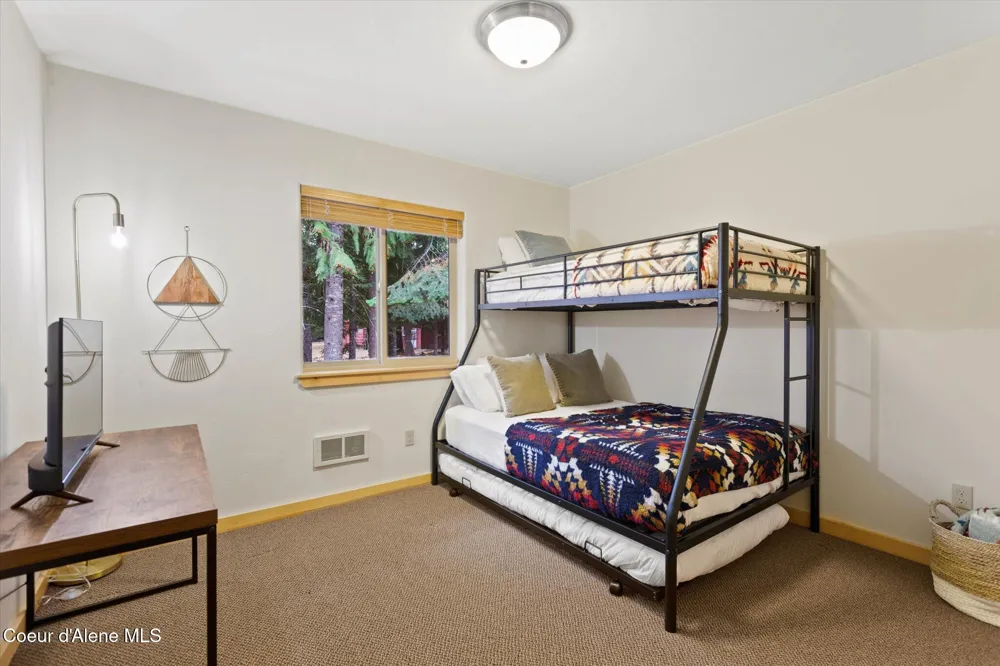 70 S Granite Bay Road Nordman, ID 83848
