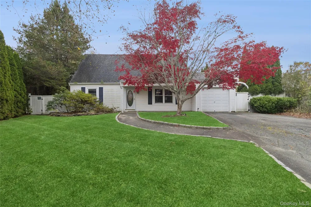 3 Meadowgrass Lane Southampton, NY 11968