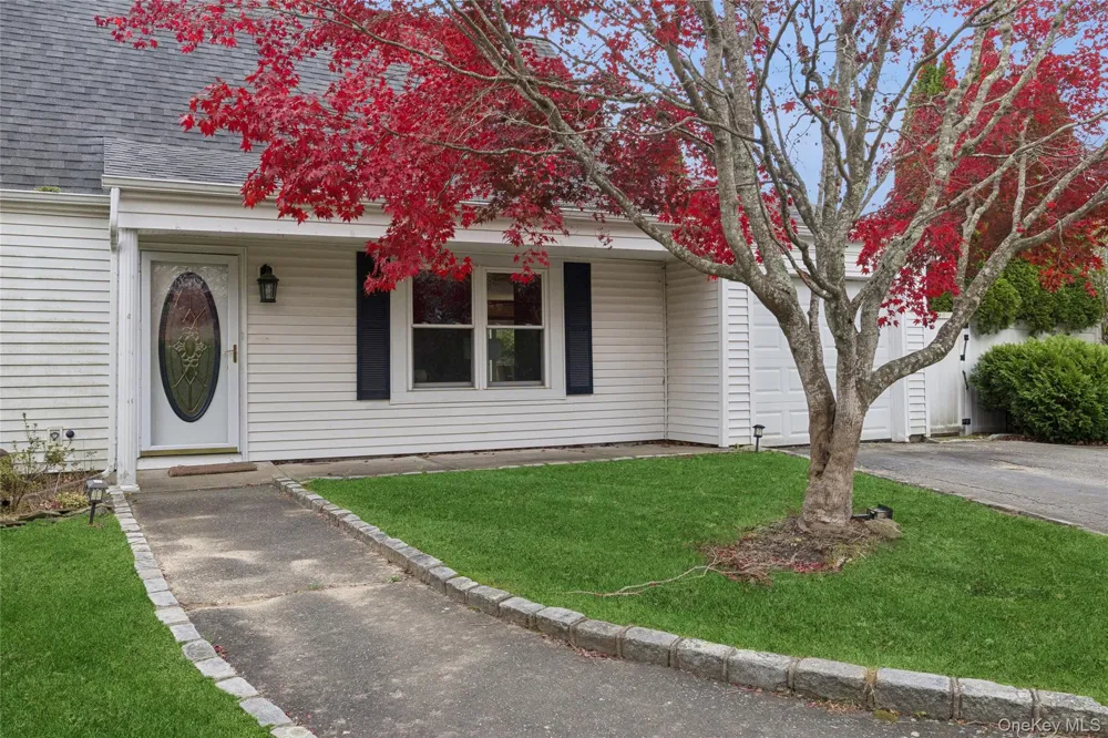 3 Meadowgrass Lane Southampton, NY 11968
