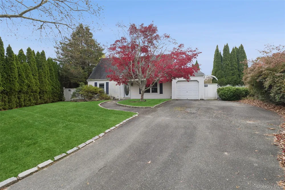 3 Meadowgrass Lane Southampton, NY 11968